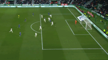 利物浦萨拉赫末段进球险胜曼联